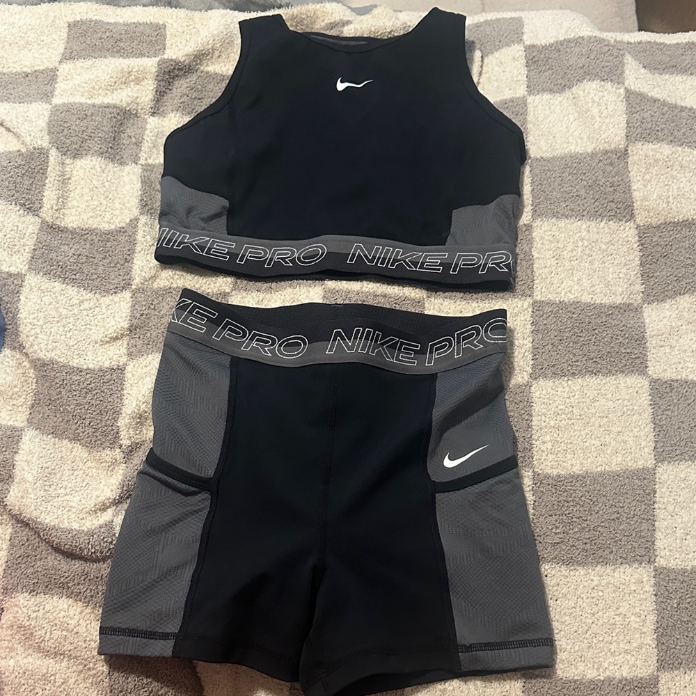 Nike Black and Gray Pro Sports Set